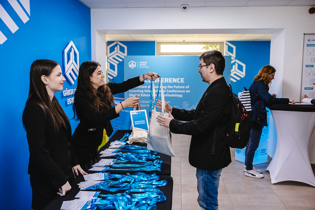 Conference visual 10