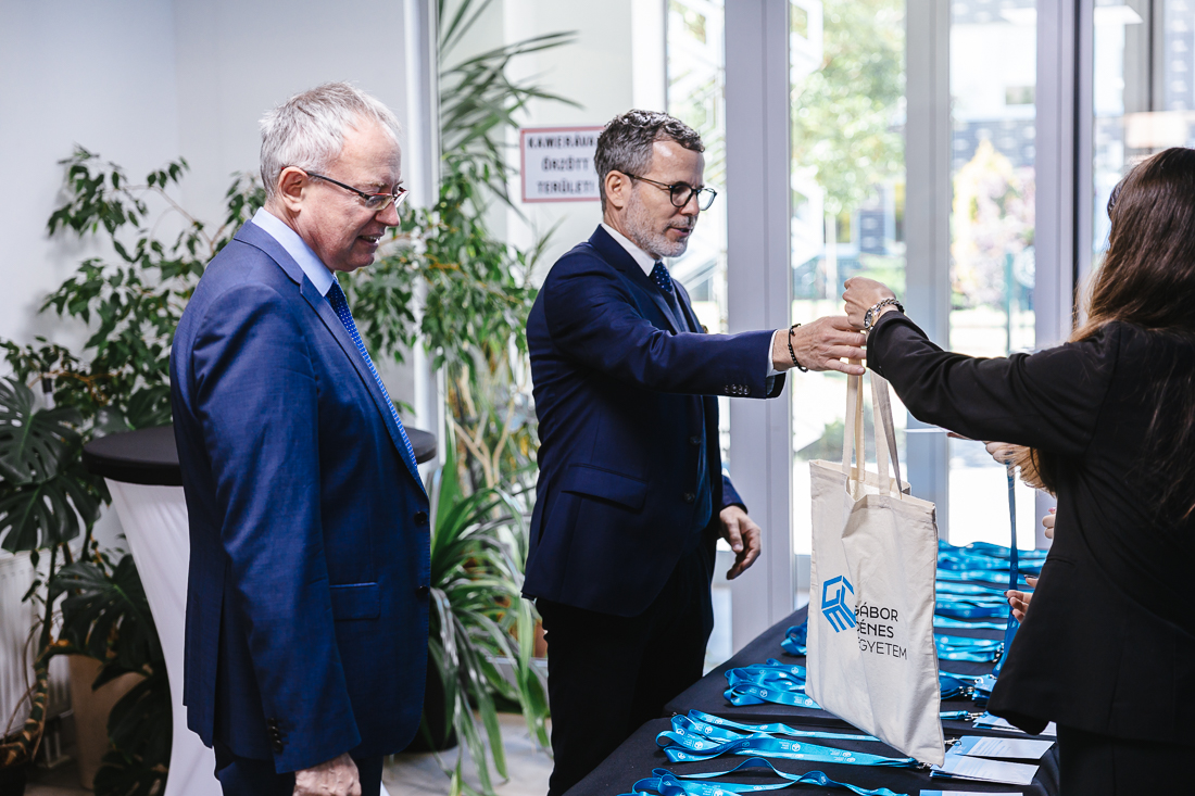 Conference visual 11