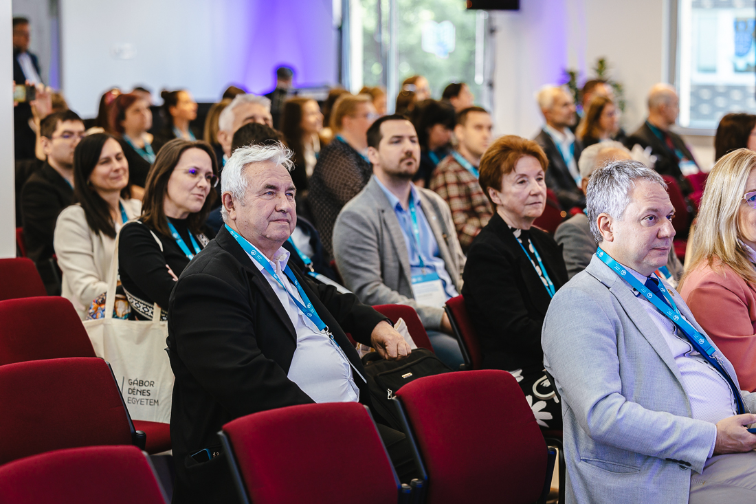 Conference visual 12