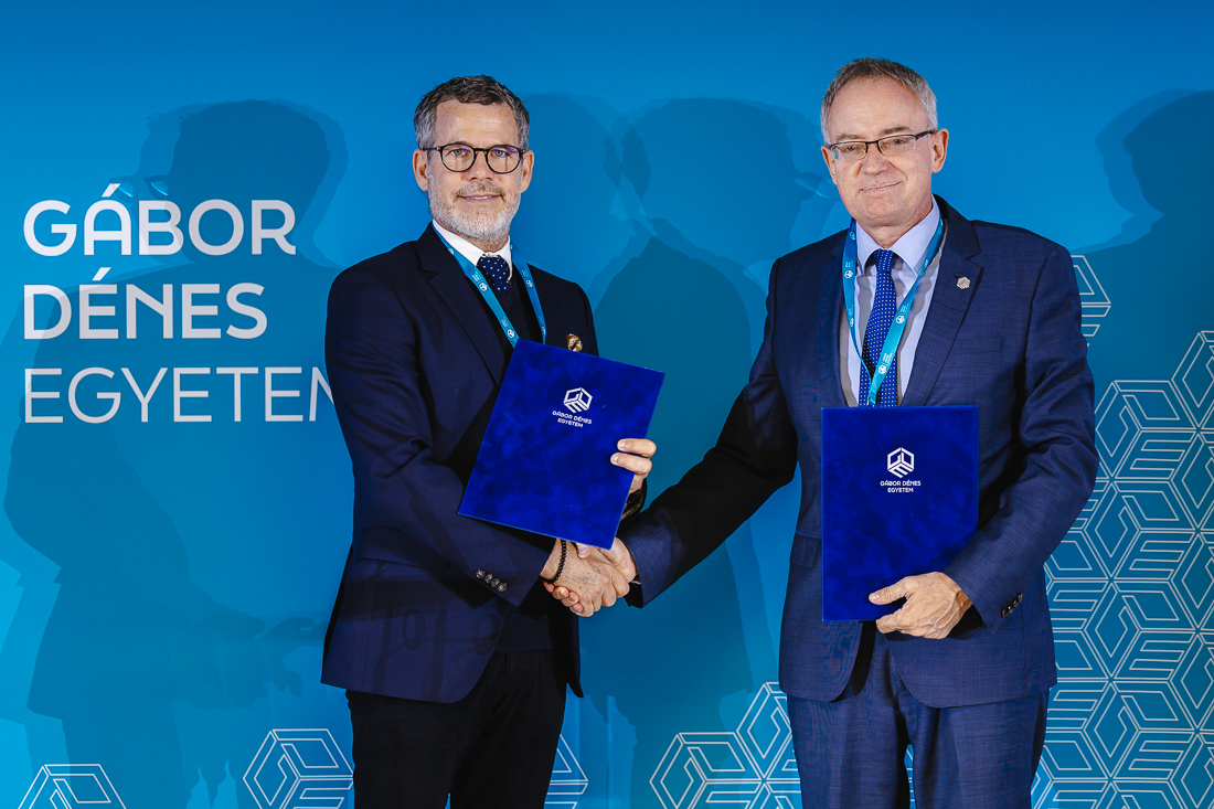 Conference visual 13